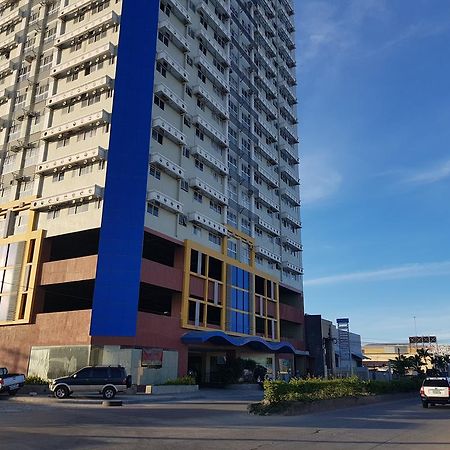 Feel Great Stay Condotels - San Marino Cebu Stadt Exterior foto