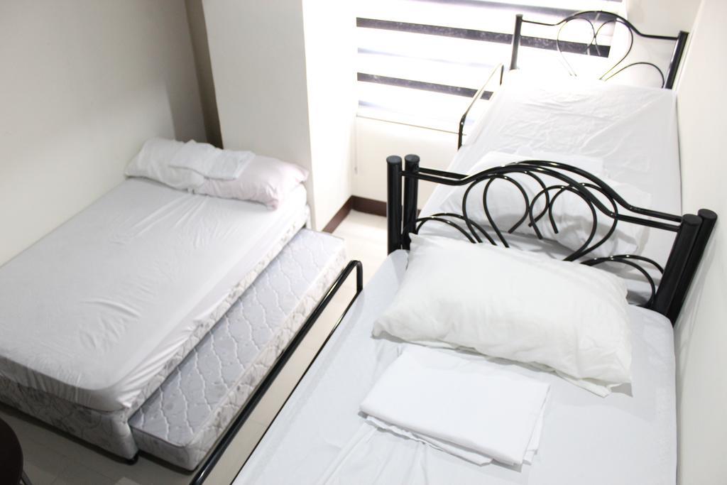 Feel Great Stay Condotels - San Marino Cebu Stadt Exterior foto