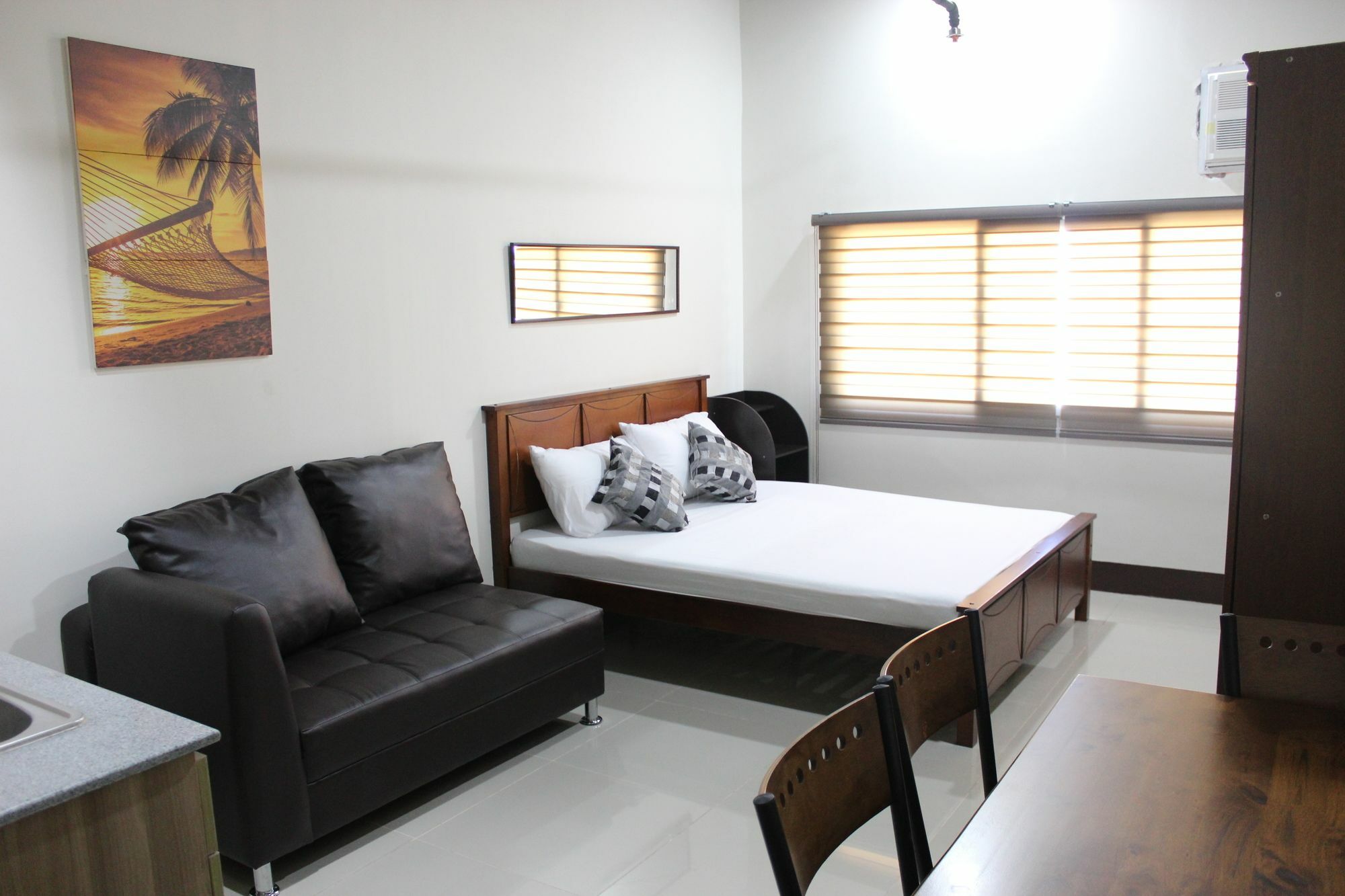 Feel Great Stay Condotels - San Marino Cebu Stadt Exterior foto